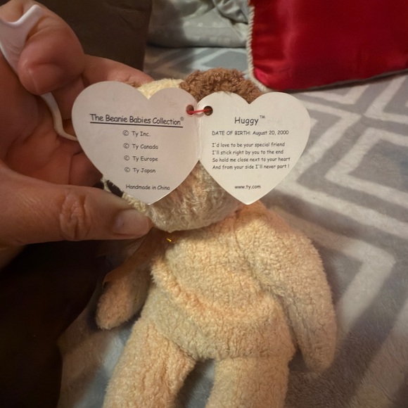 Ty Beanie Baby Huggy the Bear 2000 Retired Plush Toy - RARE